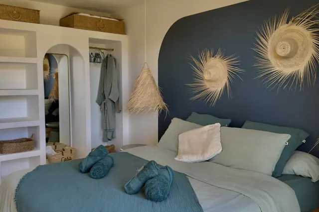 The blue room